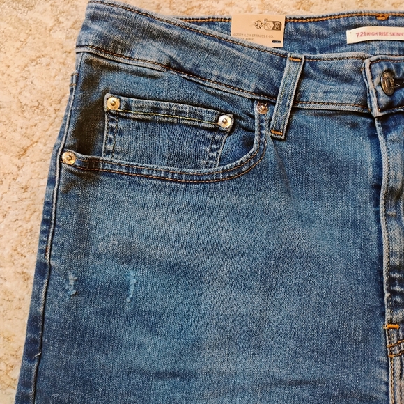 NWT 33 16 Levi's 721 High Rise Skinny Distressed Raw Edge Hem Denim Jeans NEW - Picture 3 of 12